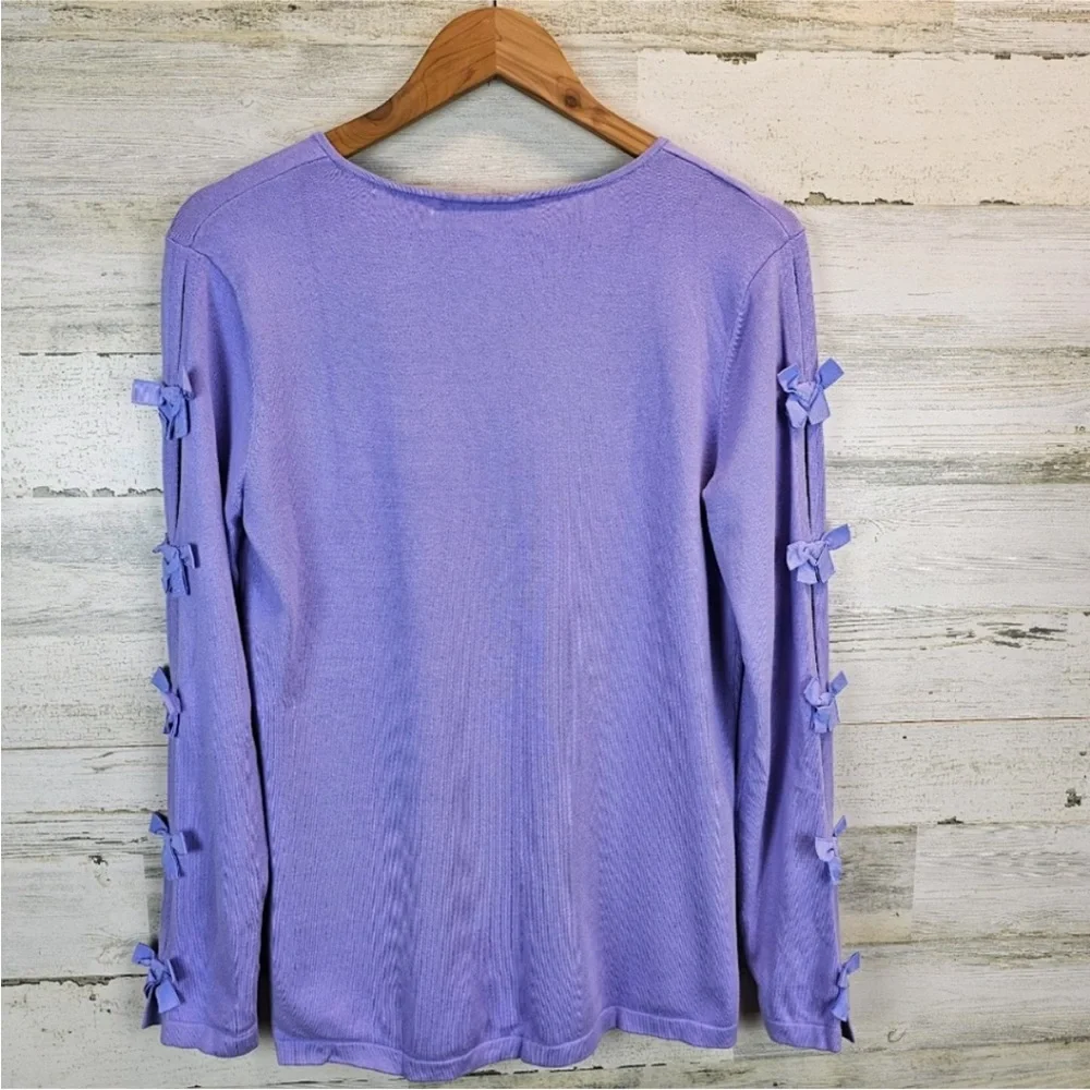 Lilly Pulitzer Lavender Bow Sleeve Top Size Large V-Neck Charming Coastal Preppy - Picture 3 of 7